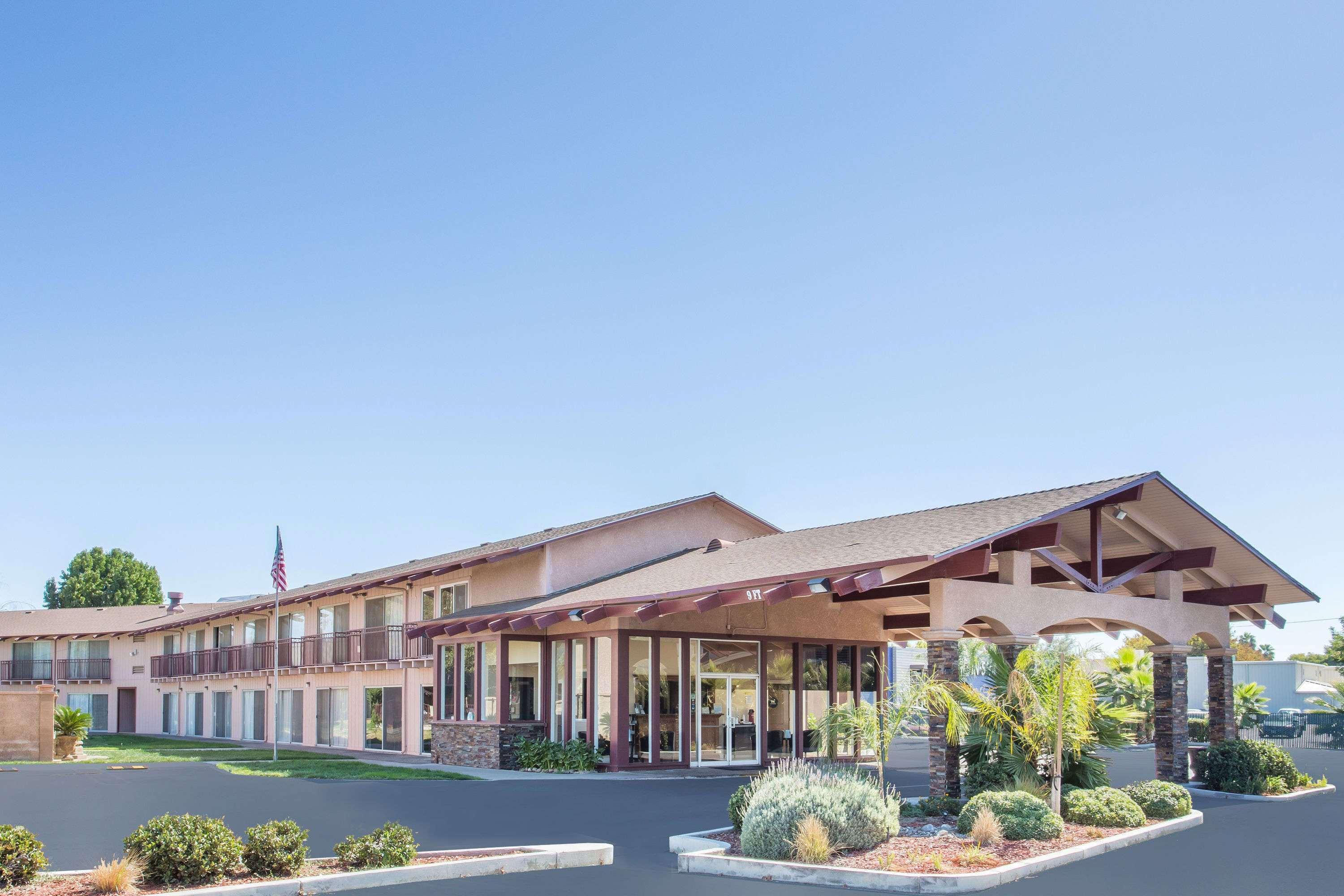Days Inn By Wyndham Modesto Exterior photo
